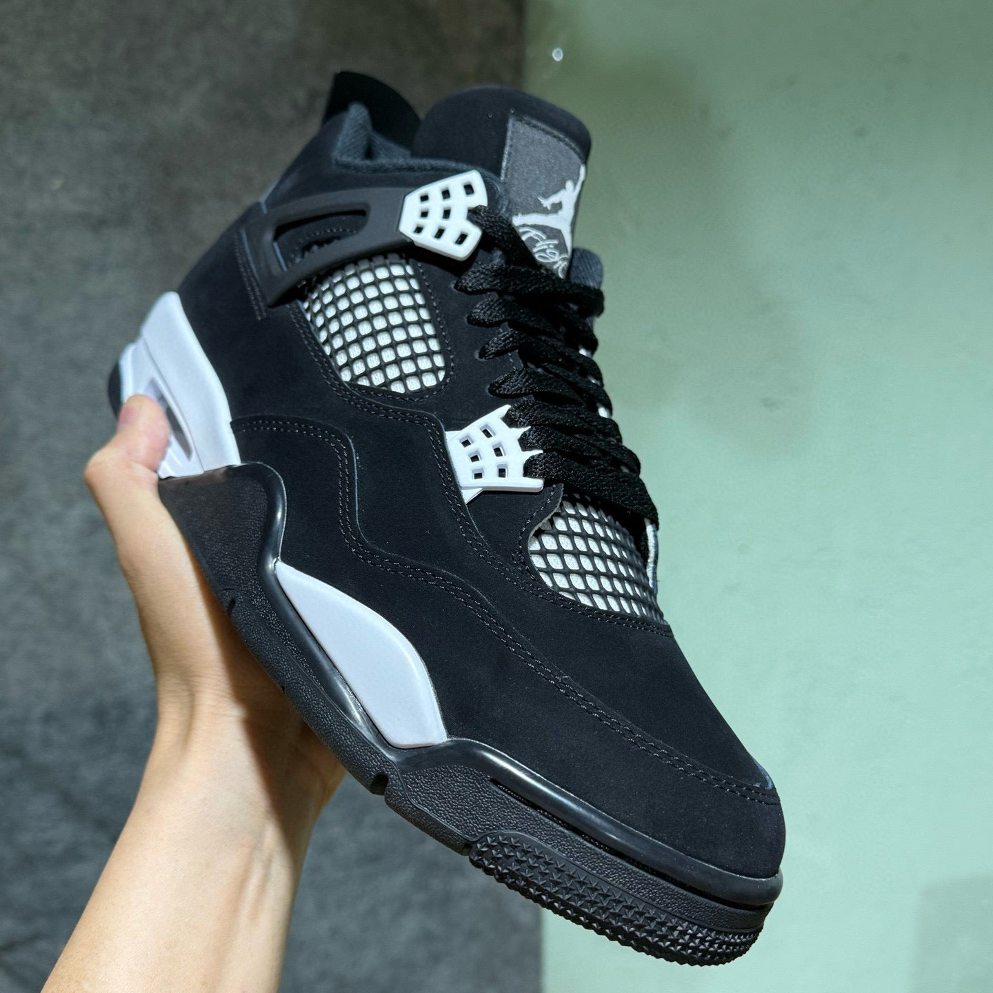 Jordan 4 Retro White Thunder