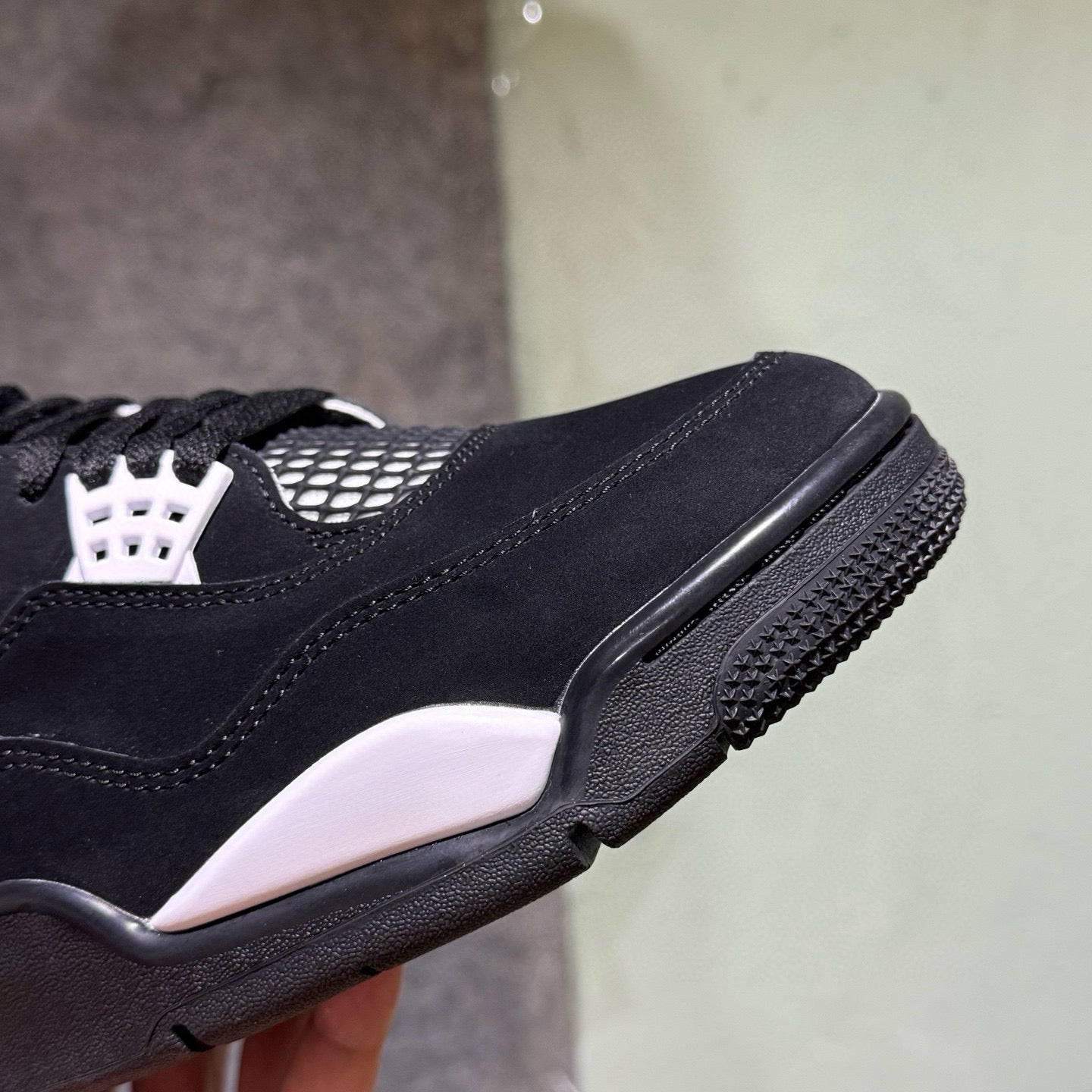 Jordan 4 Retro White Thunder