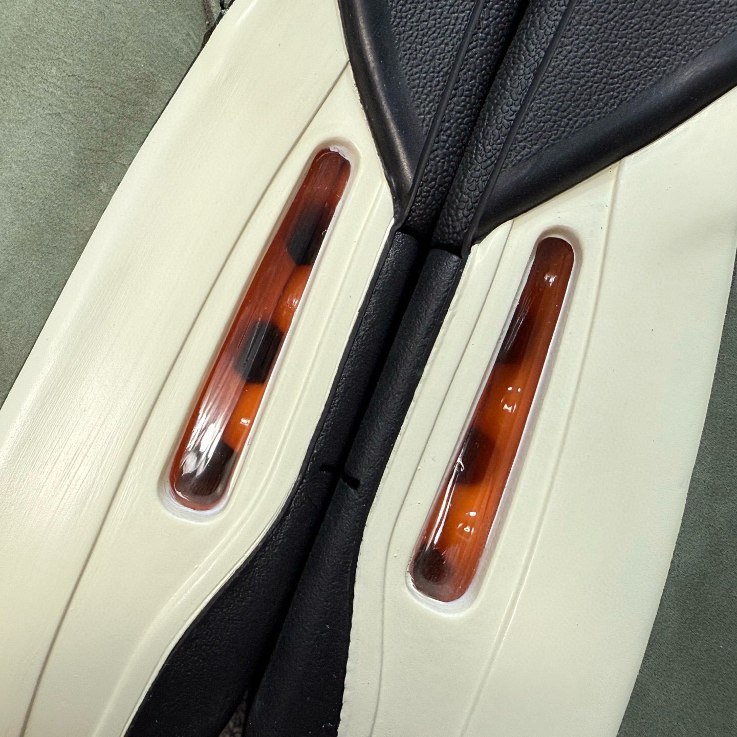 Jordan 4 Retro OG SP Undefeated (2025)