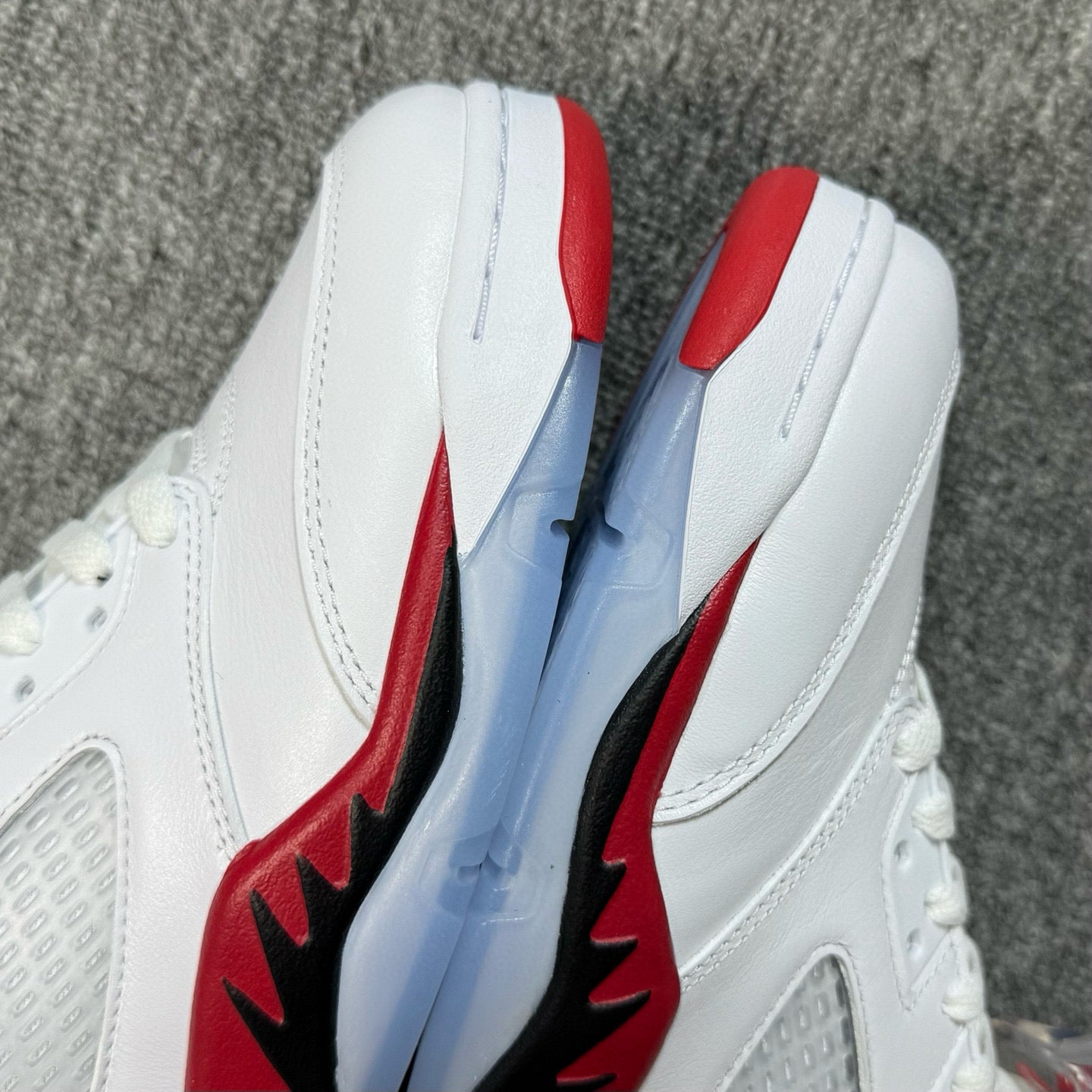 Jordan 5 Retro Fire Red Black Tongue (2025)