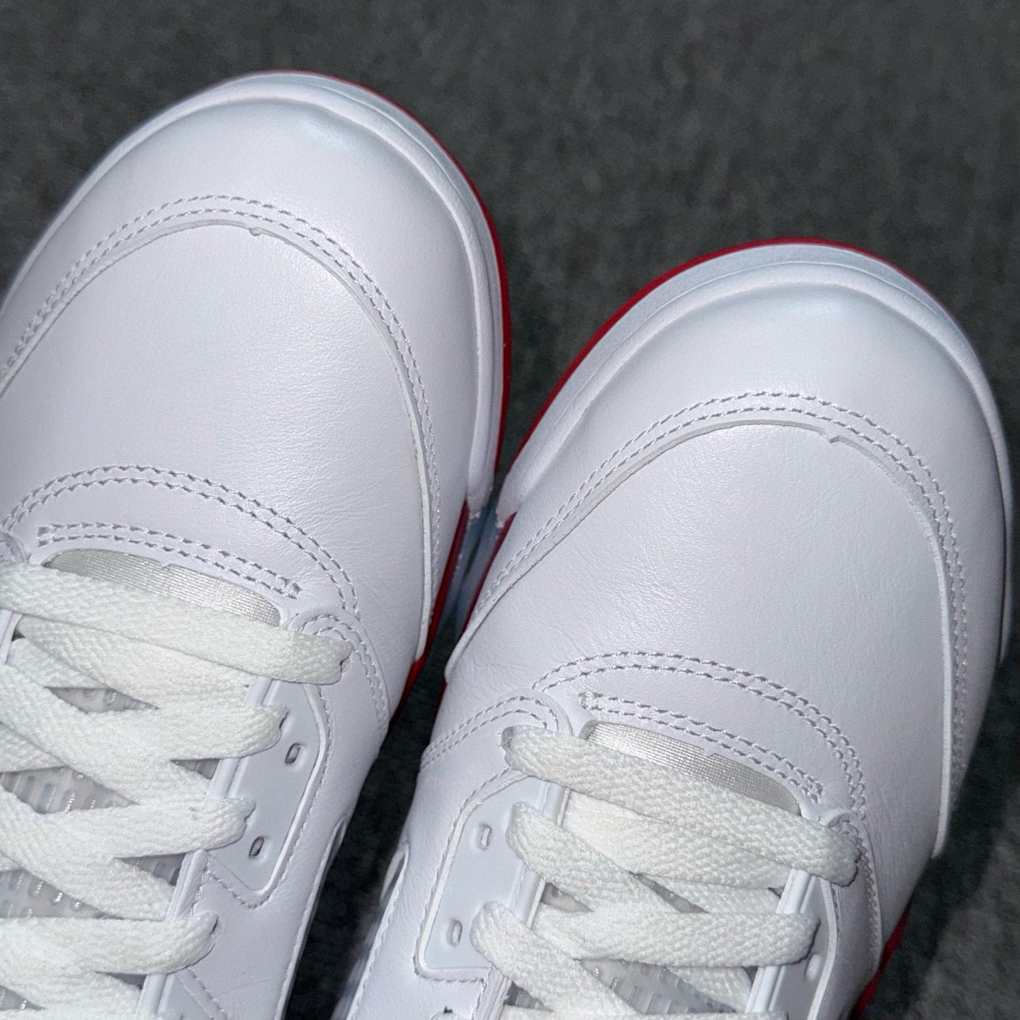 Jordan 5 Retro Fire Red Black Tongue (2025)