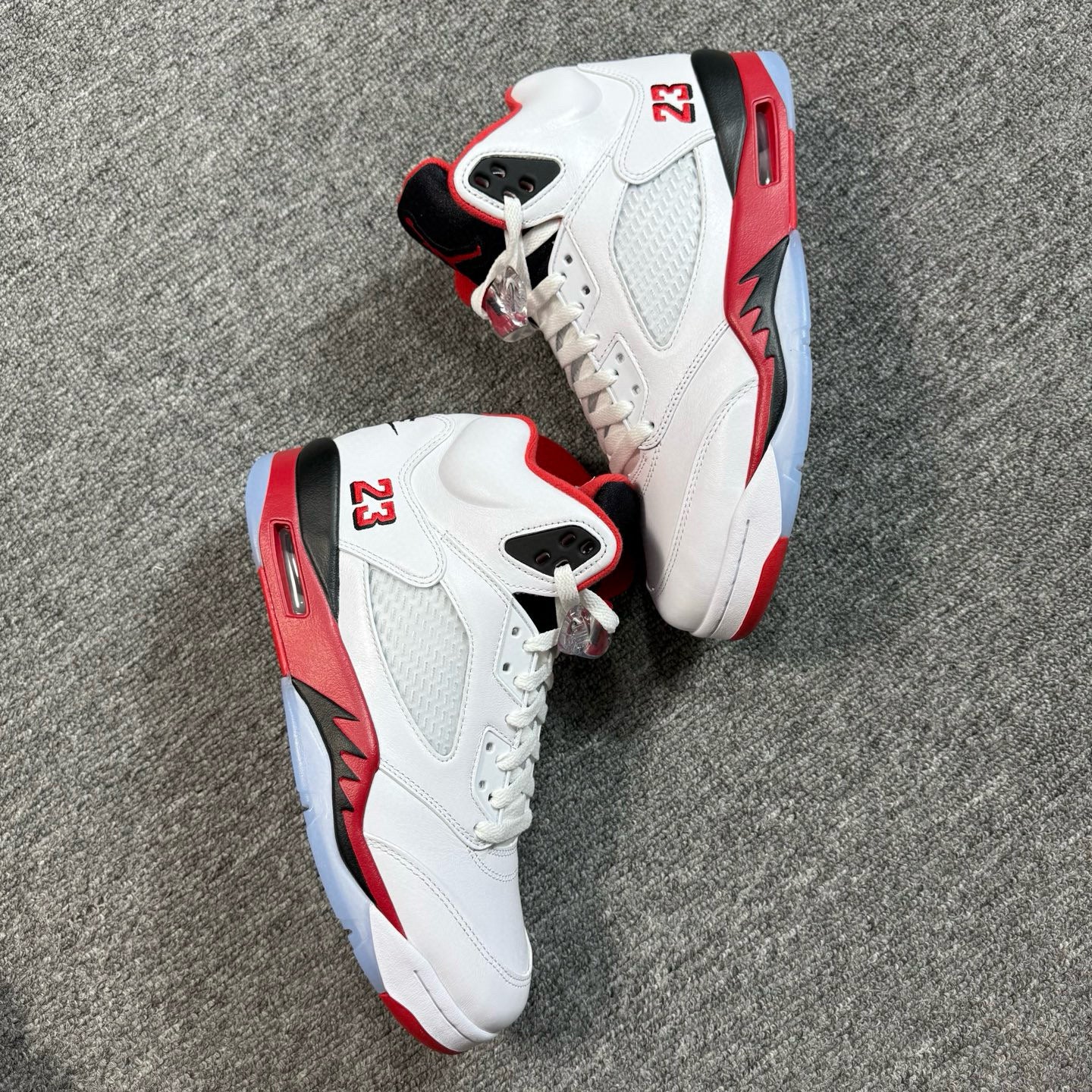 Jordan 5 Retro Fire Red Black Tongue (2025)