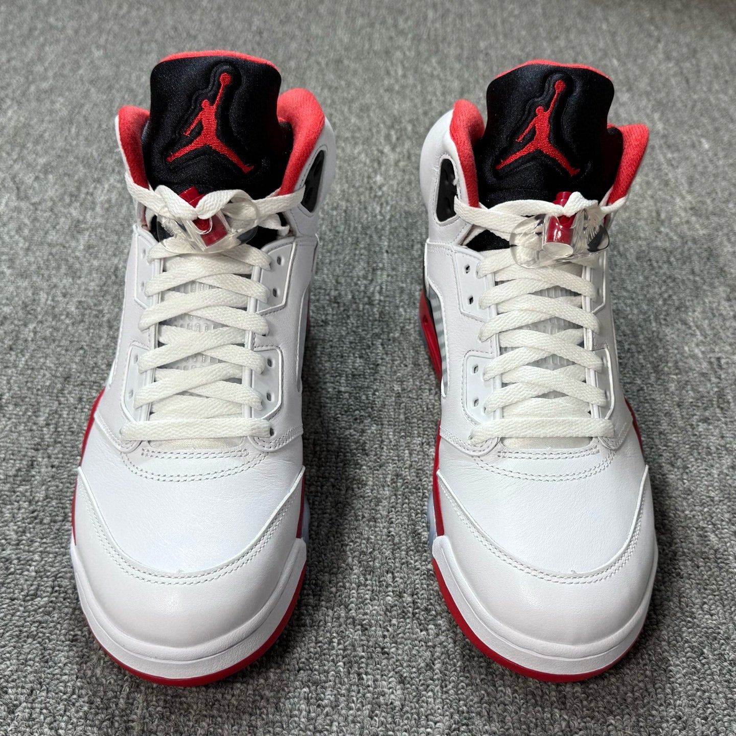 Jordan 5 Retro Fire Red Black Tongue (2025)
