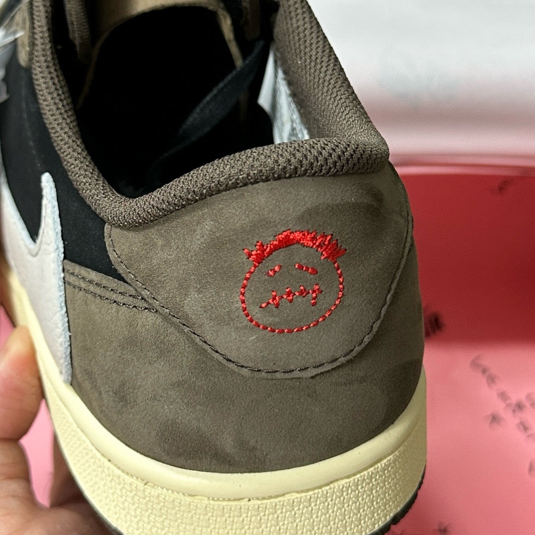 Jordan 1 Retro Low OG SP Travis Scott Mocha