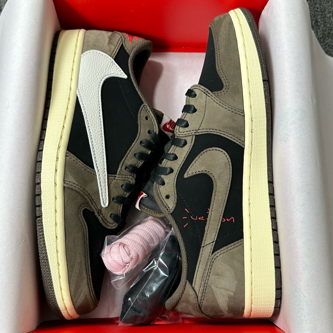 Jordan 1 Retro Low OG SP Travis Scott Mocha