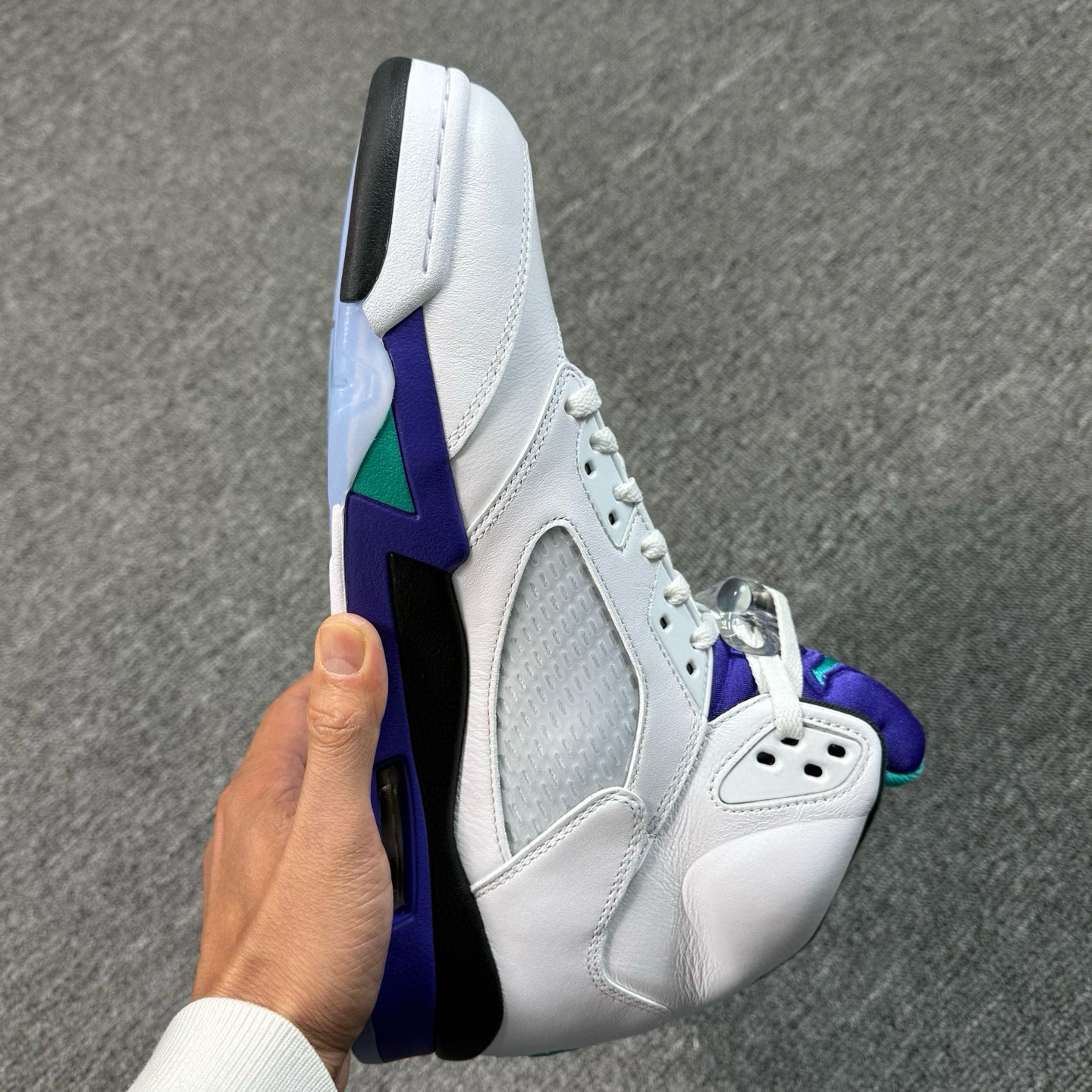 Jordan 5 Retro Grape (2025)