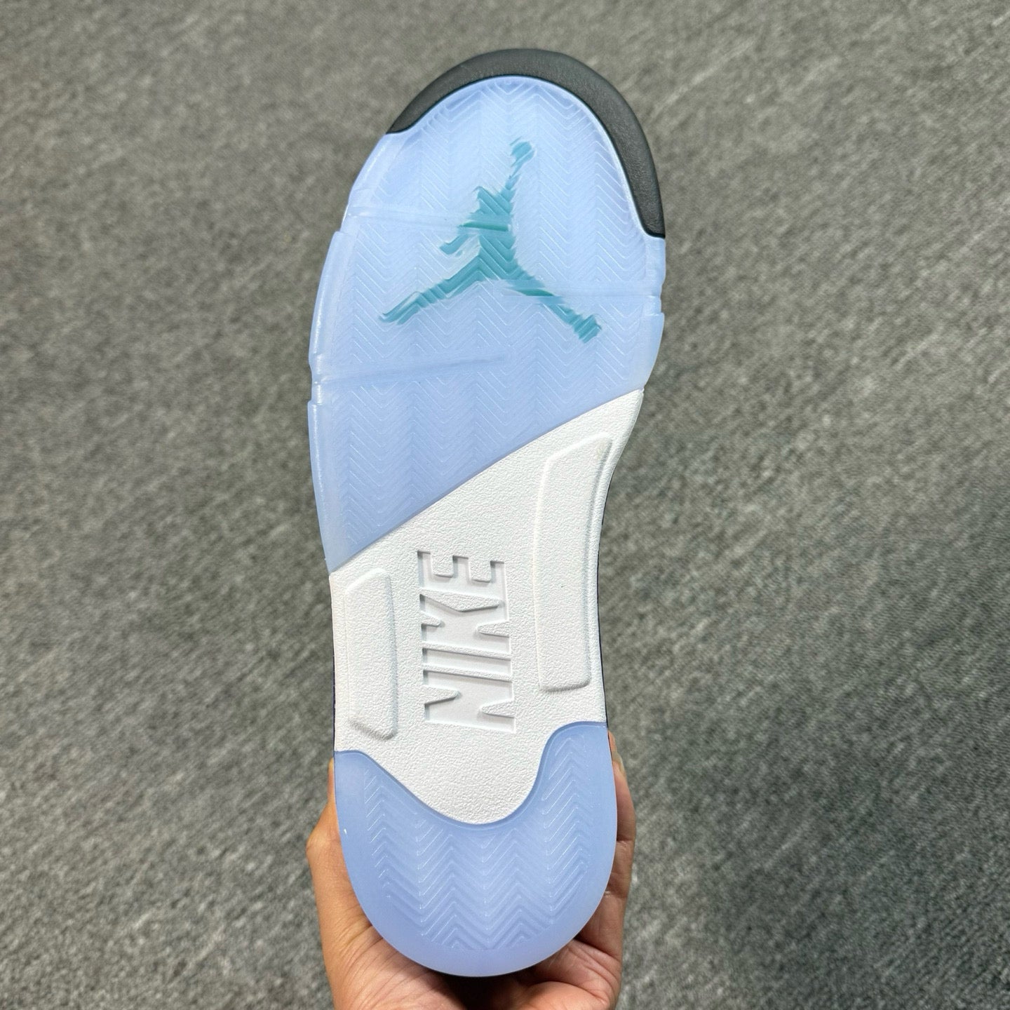 Jordan 5 Retro Grape (2025)