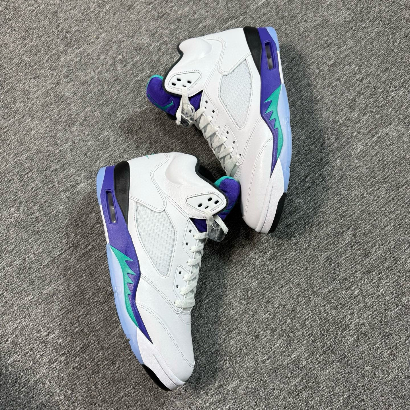 Jordan 5 Retro Grape (2025)