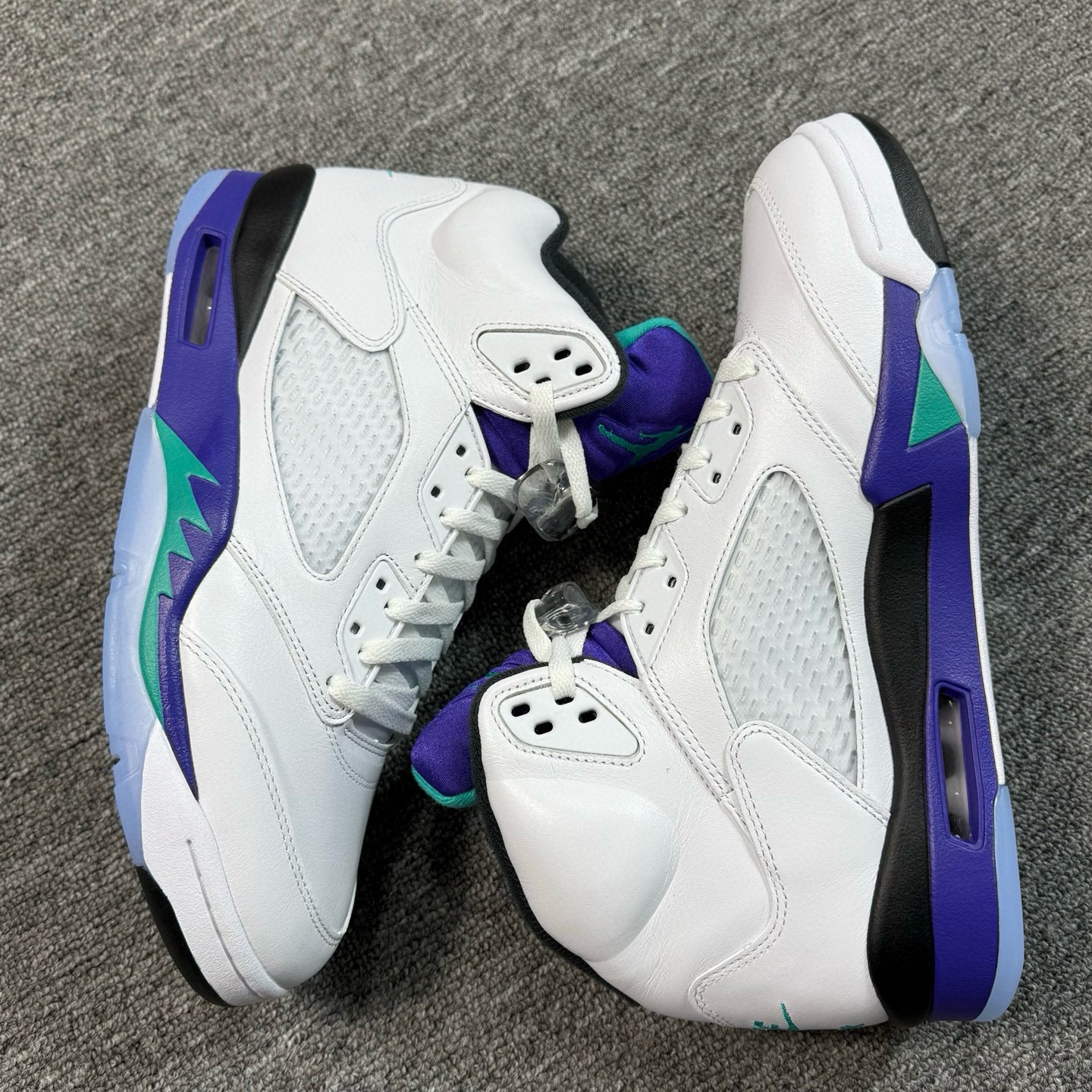 Jordan 5 Retro Grape (2025)
