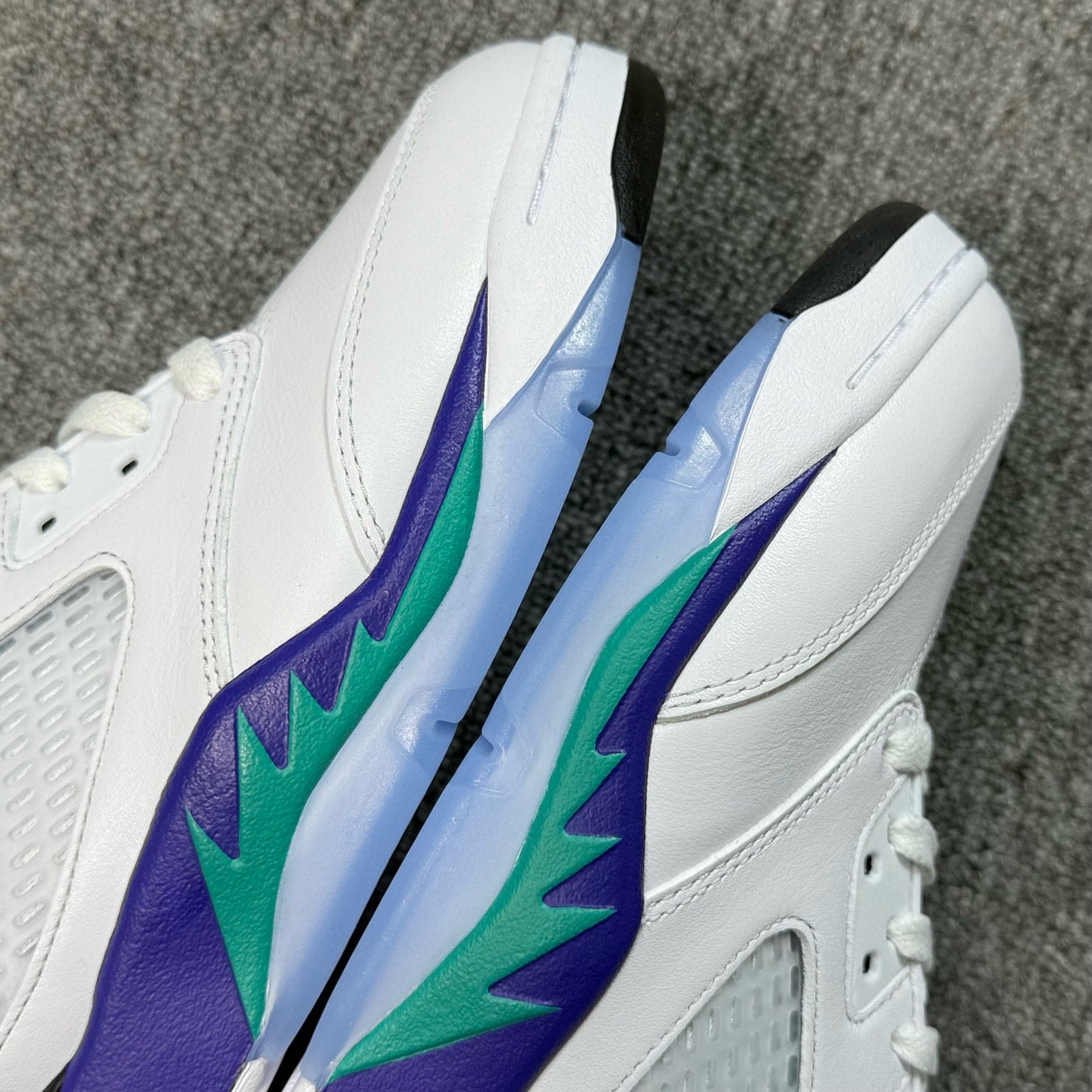 Jordan 5 Retro Grape (2025)