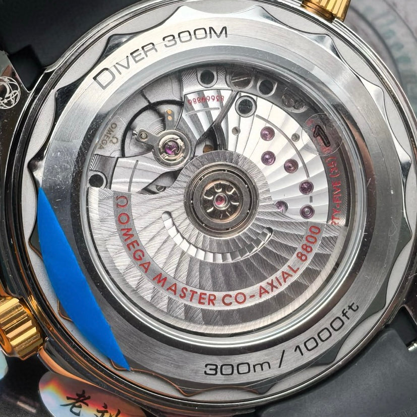 VS Factory V4 Omega Seamaster Diver 300M Black Gold / Rubber Strap / Cal. 8800