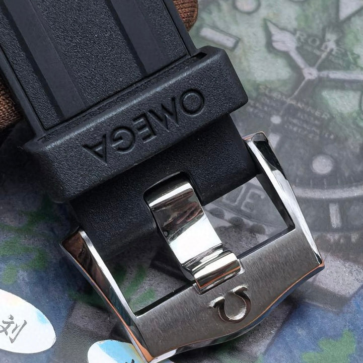 VS Factory V4 Omega Seamaster Diver 300M Black Gold / Rubber Strap / Cal. 8800